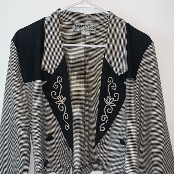 Smart Parts pleaded crop button down blazer with sequenced under collar - Picture 3 of 3